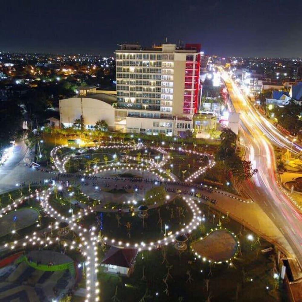 The Premiere Hotel Pekanbaru Eksteriør bilde