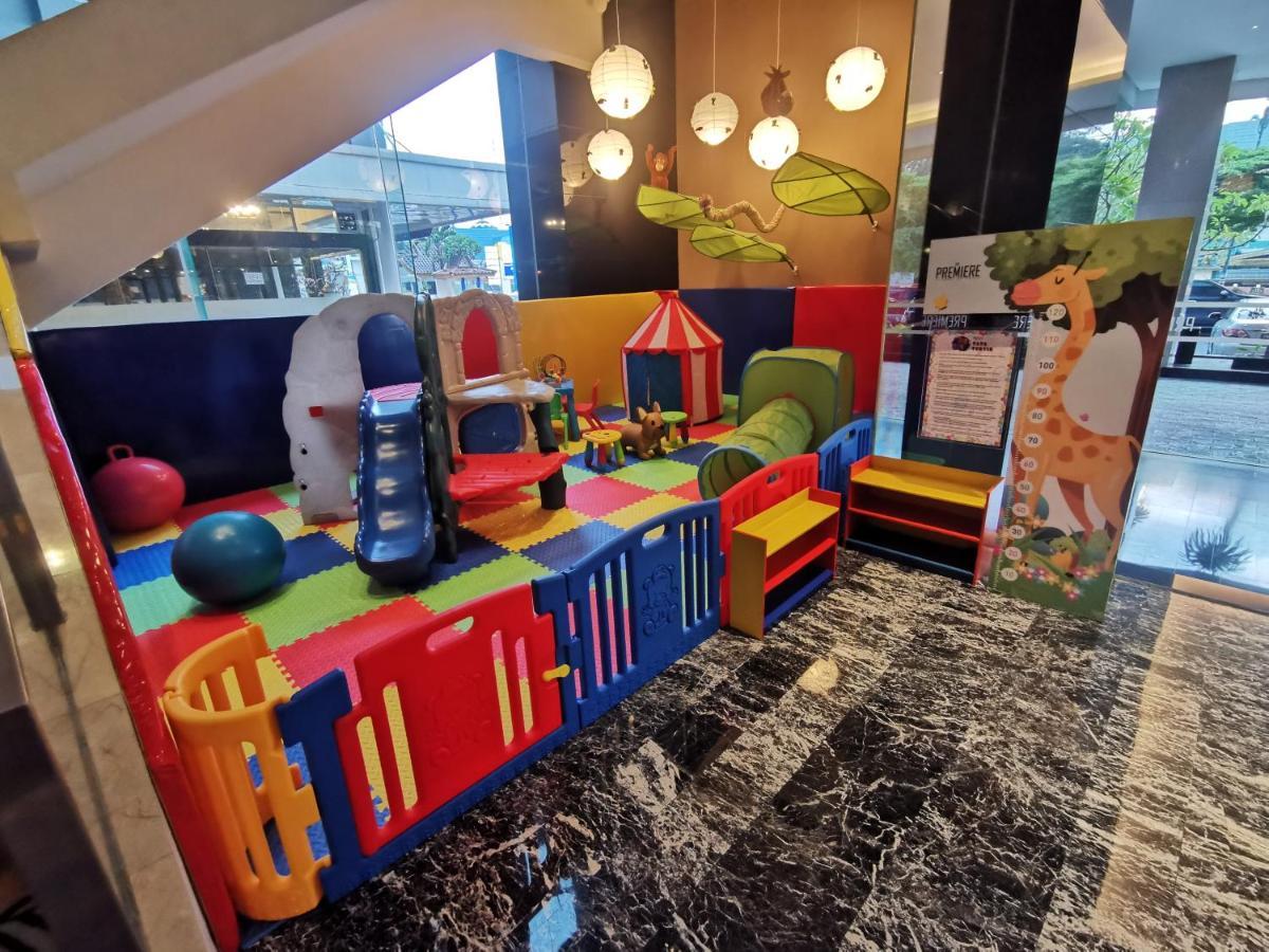 The Premiere Hotel Pekanbaru Eksteriør bilde