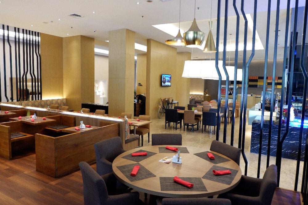 The Premiere Hotel Pekanbaru Eksteriør bilde