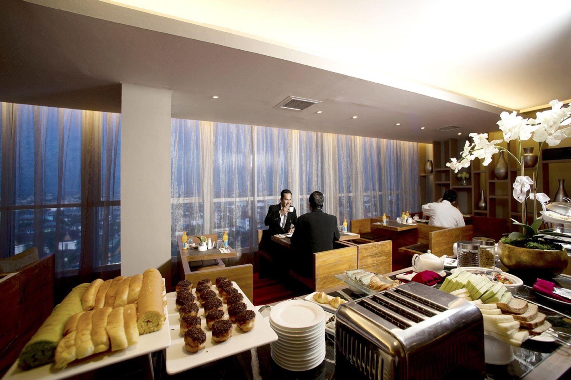 The Premiere Hotel Pekanbaru Eksteriør bilde