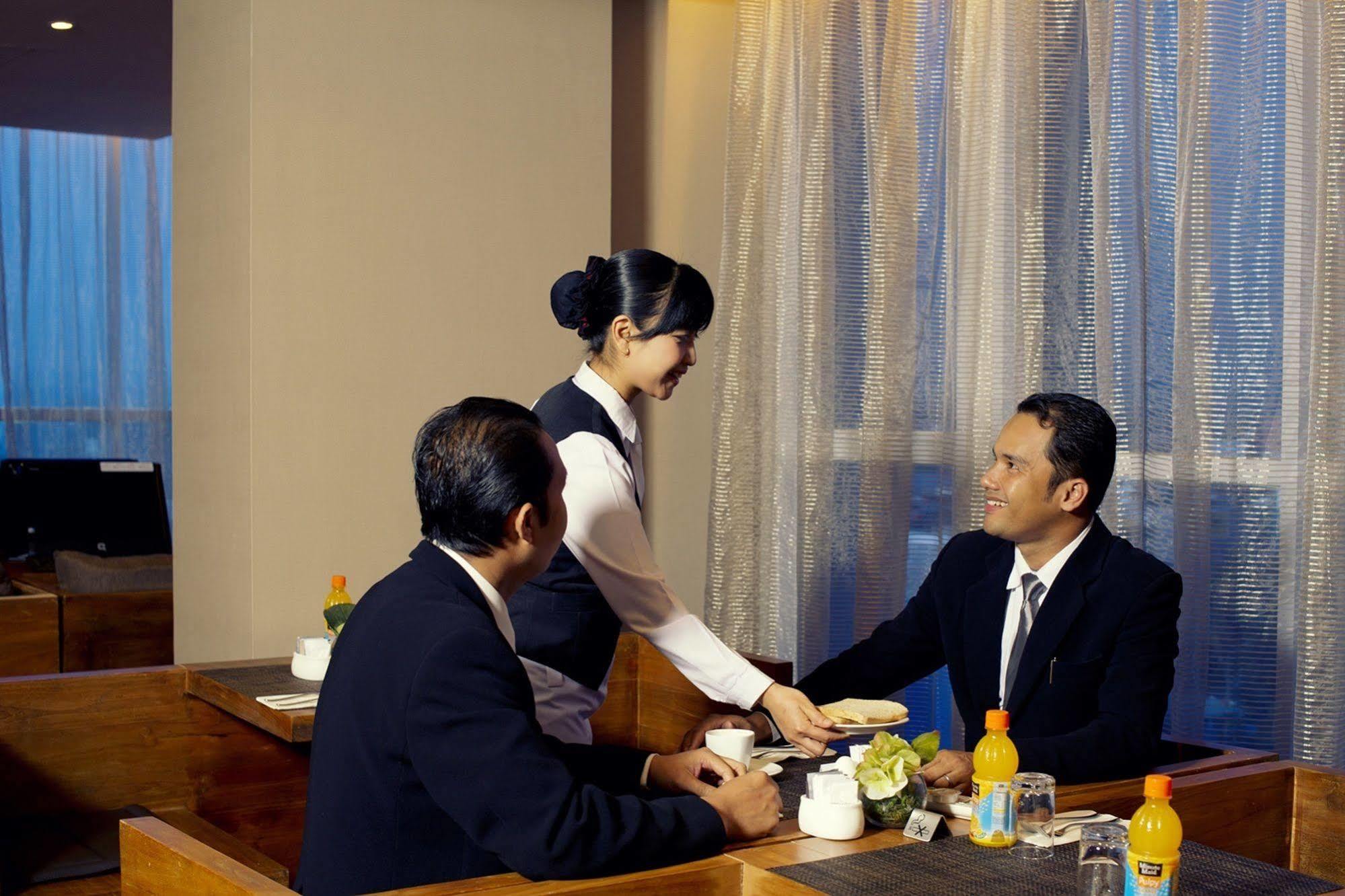 The Premiere Hotel Pekanbaru Eksteriør bilde